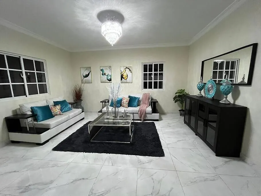 Villa Familiar Con Piscina Cerca Av Ecologica La Urena Holiday home