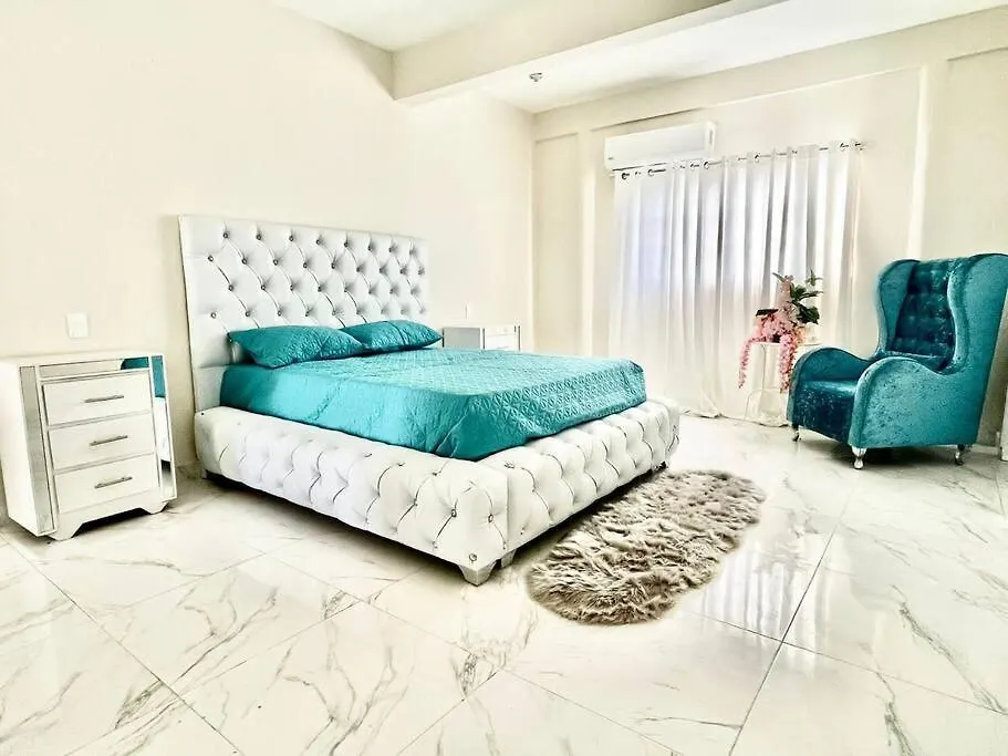 Villa Familiar Con Piscina Cerca Av Ecologica La Urena Holiday home