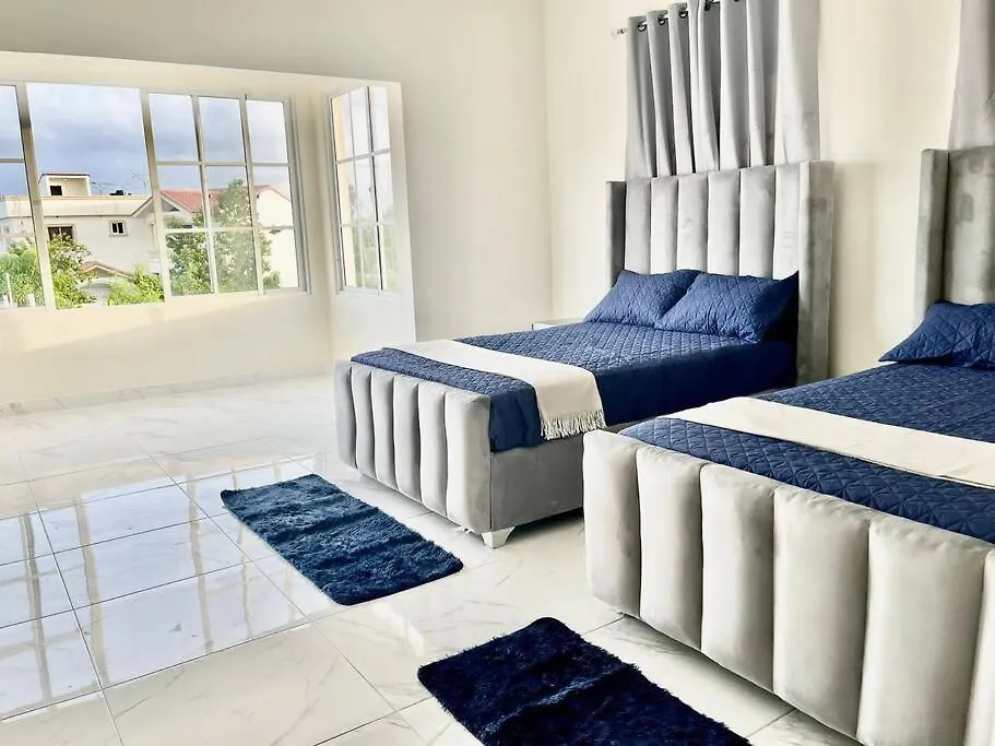 Villa Familiar Con Piscina Cerca Av Ecologica La Urena