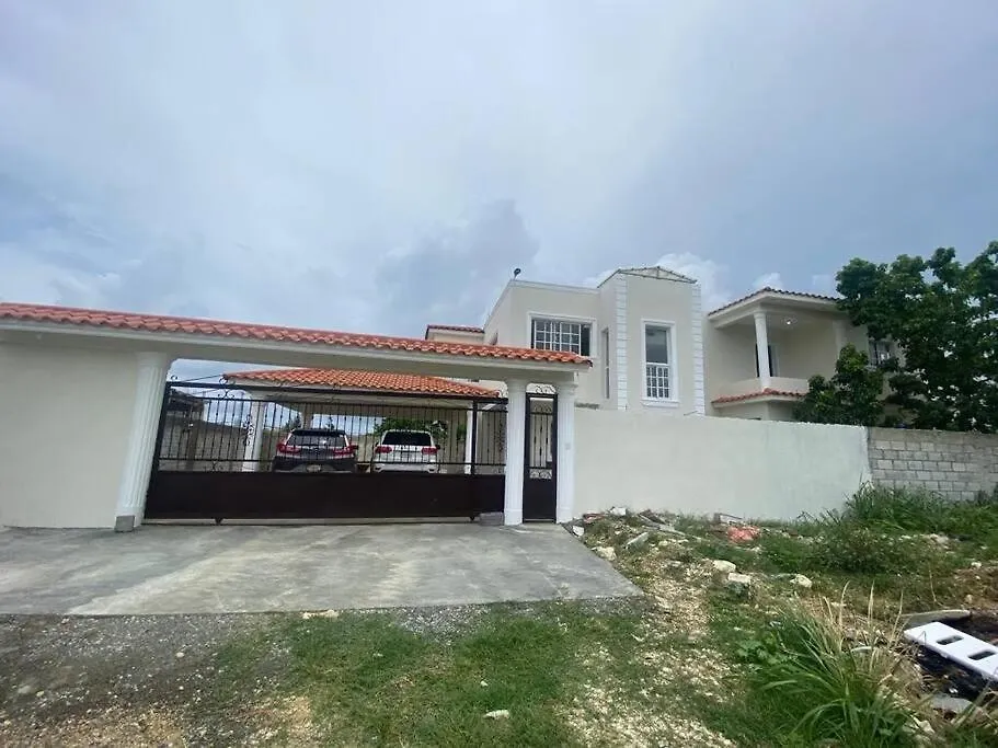 Villa Familiar Con Piscina Cerca Av Ecologica La Urena